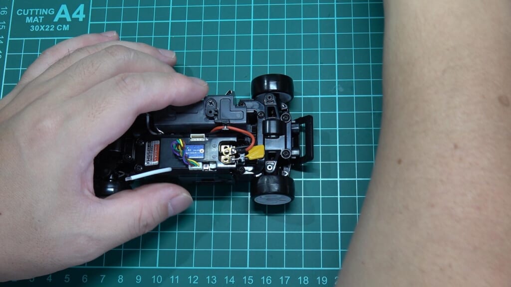 ミニッツMA-020 モーター配線を外す前の記録写真