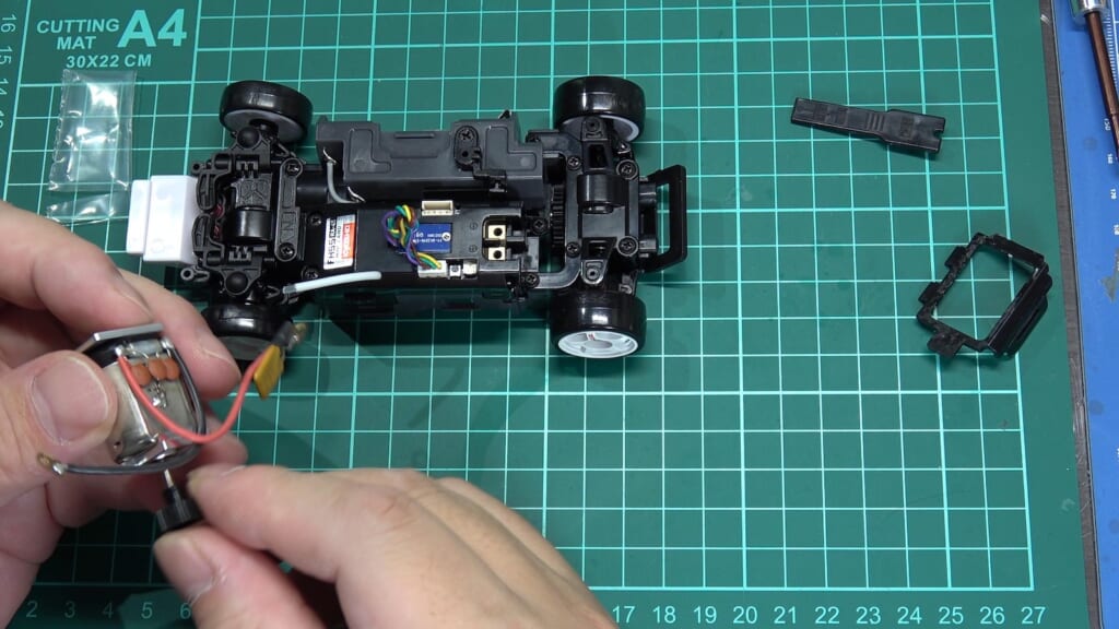 X-SPEED VモーターにアルミホルダーMDW007-03を組み込んだ様子