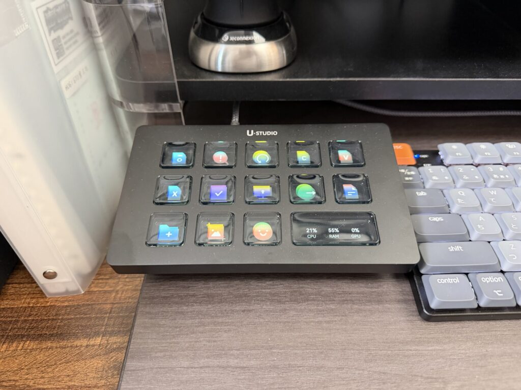 Ulanzi D200Hの液晶文字が斜めからだと見えない様子